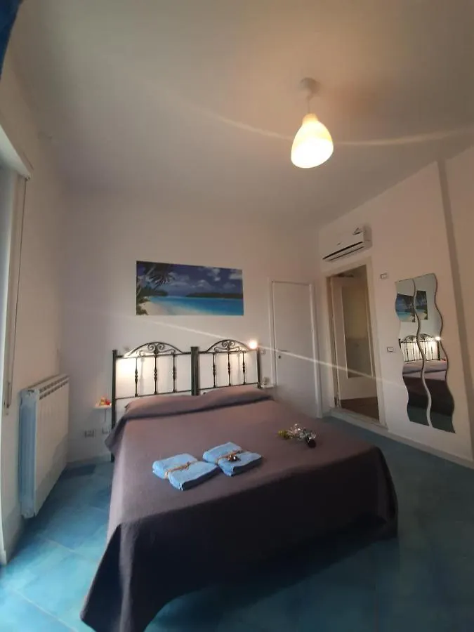 Il Veliero Hotel Cefalú 0*,